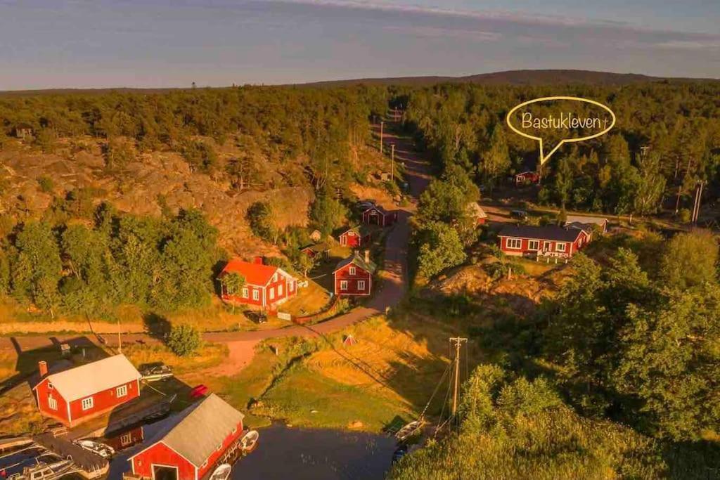 Bastukleven, Stuga I Hamnsundets Skaergards Idyll Villa Saltvik Exterior photo