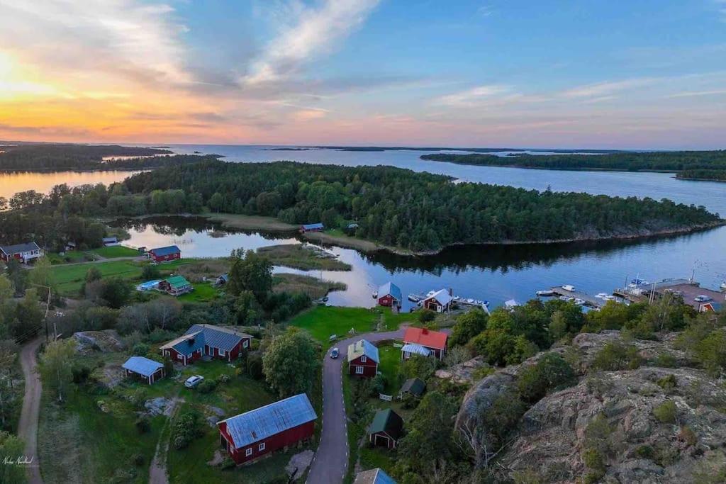 Bastukleven, Stuga I Hamnsundets Skaergards Idyll Villa Saltvik Exterior photo